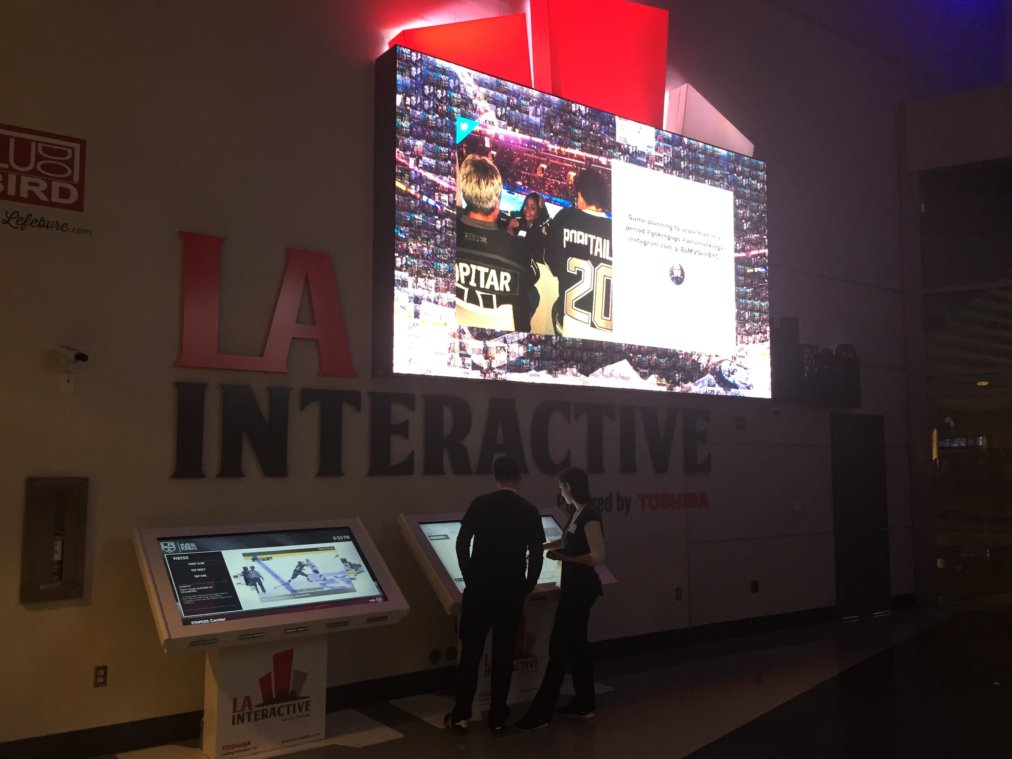 LA Interactive stand